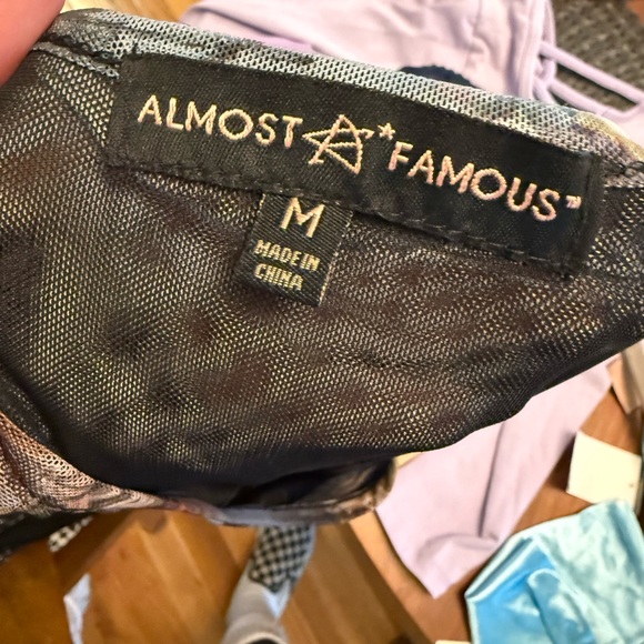 Almost Famous Y2K Renaissance Art Mesh Top Short Sleeve Size M - Picture 4 of 4